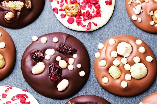 1.5h Belgian Chocolate Workshop in Brussels (bean to bar) - Ruby chocolate, dark chocolate, and expectations