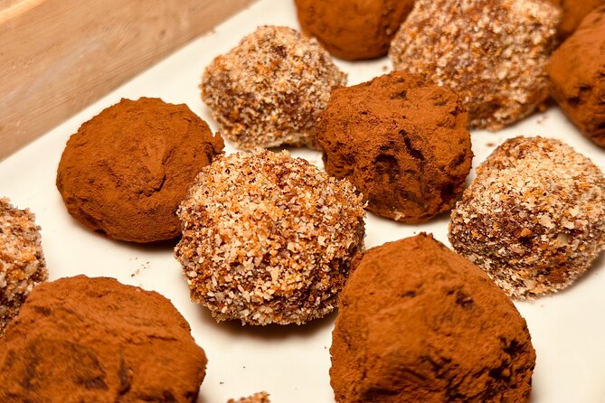 1.5h Hands on Chocolate Workshop: Truffles & Tasting - The atmosphere depends on the instructor