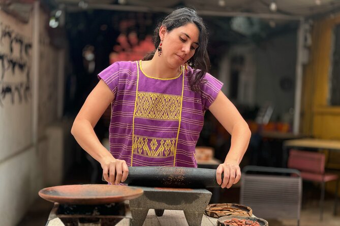 1 Hour Oaxacan Chocolate Making Class with Mole-making and Drinks - Is $40 a Fair Price?