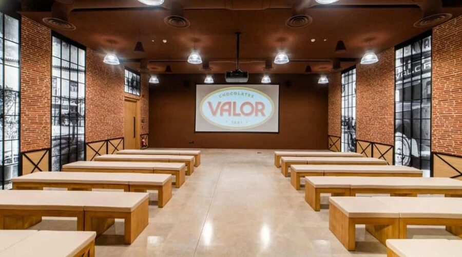 Alicante; Visit the Chocolate Museum and Villajoyosa, a colorful town - A practical way to use your one hour