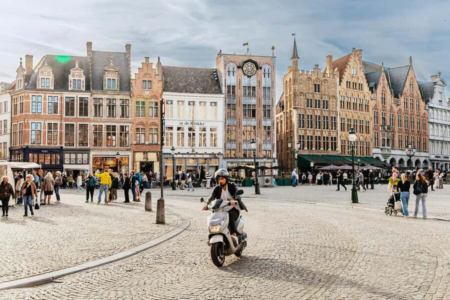 Amsterdam: Brussels & Bruges w/ Optional Chocolate Tasting - Brussels: grand squares, comic art, and royal arcades