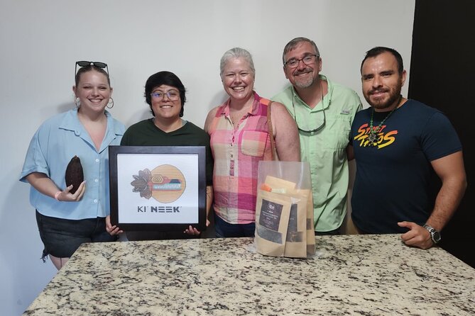 Artisanal Chocolate Bean to Bar Workshop in Cancún - Tempering, molding, and choosing flavors