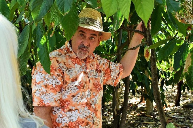 Award Winning Farm Tour: Coffee, Chocolate and Unique Gifts - Walking Through Coffee, Cacao, and Biodiversity