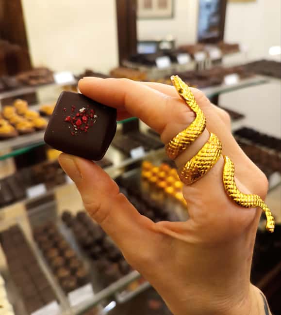 Barcelona: Delicious Chocolate walking tour - Gothic Quarter streets, then the Born