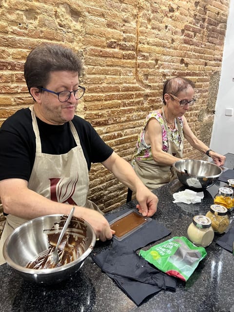 Bean to Bar Chocolate Workshop in Barcelona - Why the small group and guides matter