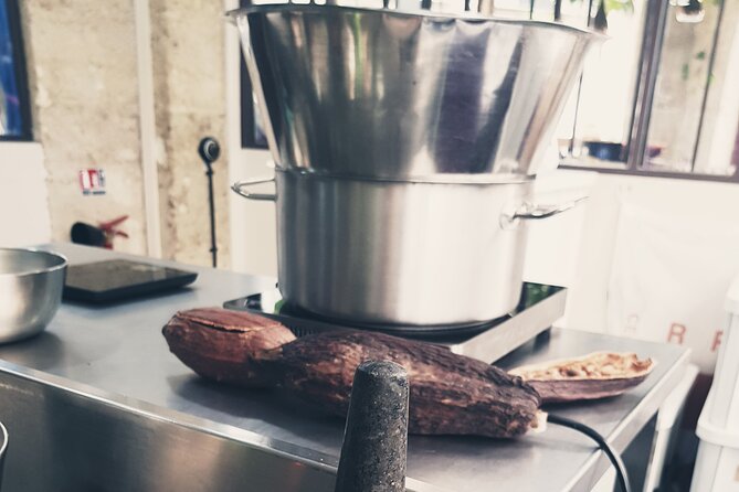 Become a Chocolate Master! Chocolate Bar Workshop in Paris - From Theobroma cacao to a finished bar