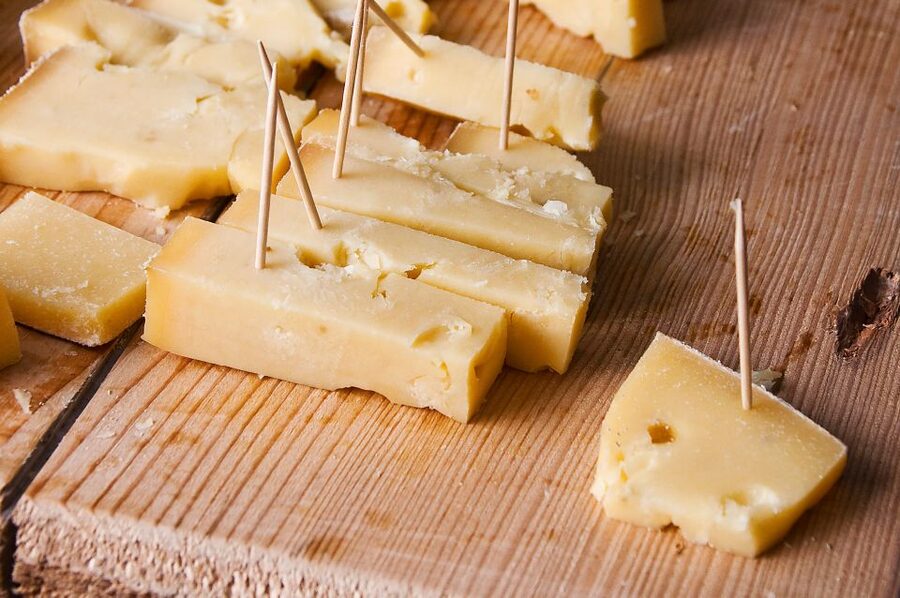 Bern: Gruyères Cheese and Cailler Chocolate Tasting Tour - The value of $419 per person
