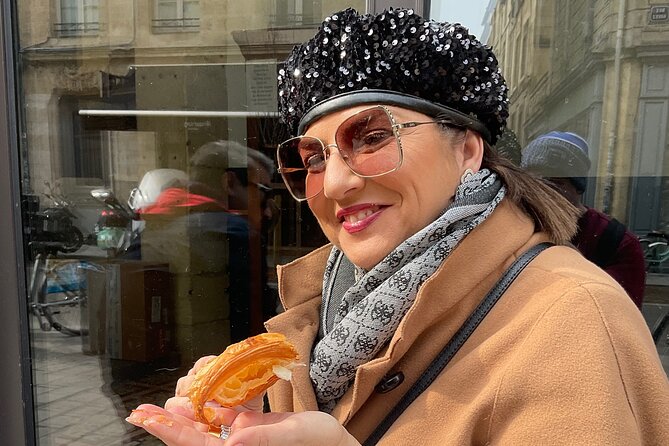 Bordeaux: Best of French Chocolate and Pastry Tasting Tour - The guides add more than directions