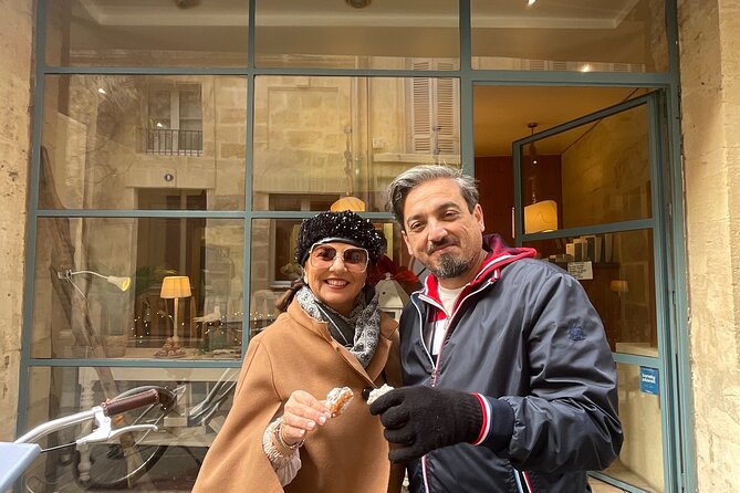 Bordeaux: Best of French Chocolate and Pastry Tasting Tour - Walking Bordeaux between bites