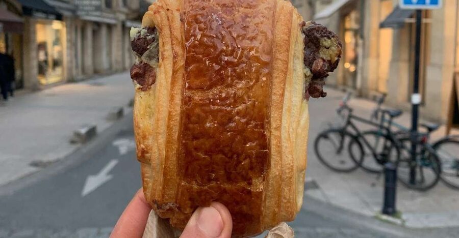 Bordeaux: Chocolate and Pastry Food Tasting Tour - Tour Pey-Berland, City Hall, and the cathedral