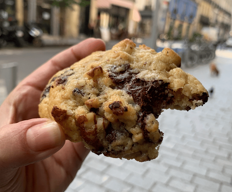 Bordeaux: Chocolate and Pastry Food Tasting Tour - A short walk with plenty of tasting time