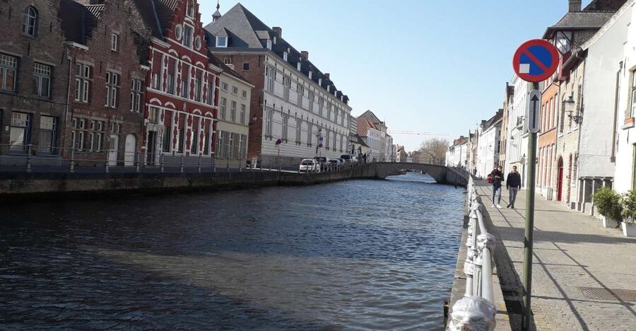Bruges Beer and Chocolate Walking Tour - Who should book this Bruges experience