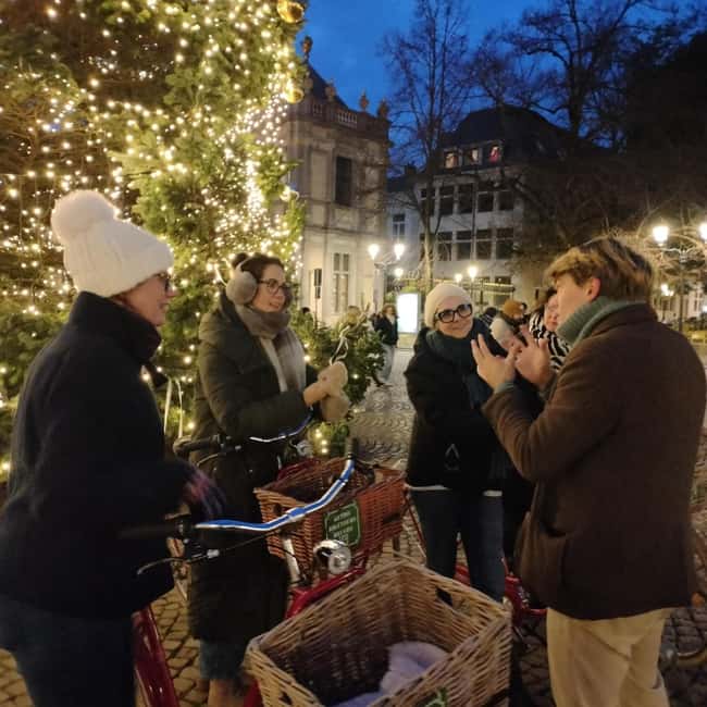 Bruges, Bike Tour with Chocolate Tasting & Hot Wine/Chocolat - Why a Christmas bike ride works so well in Bruges