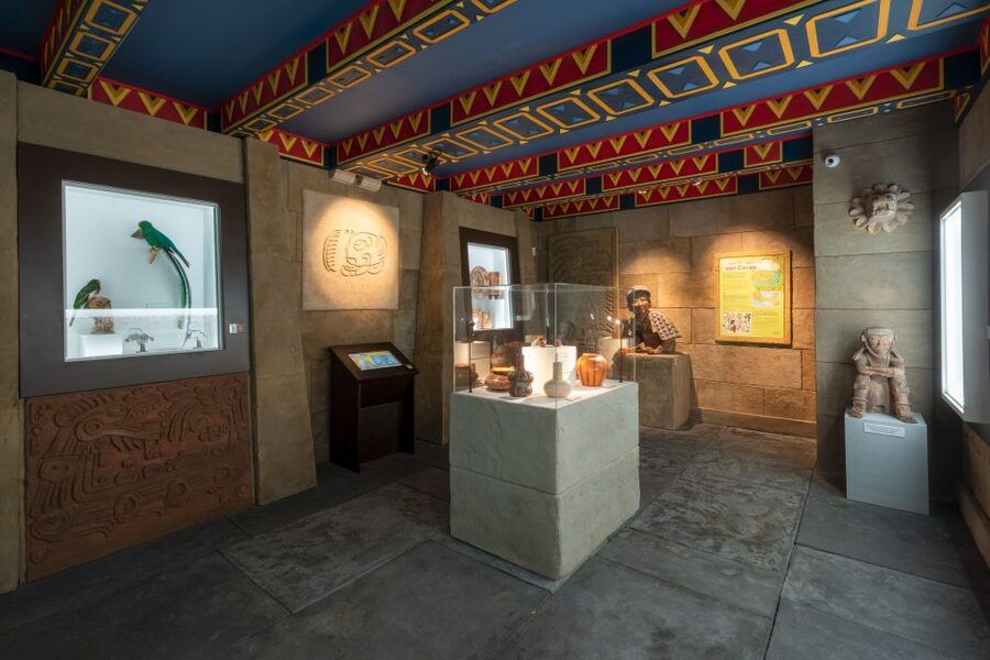 Bruges: Choco-Story Chocolate Museum Guided Tour w/Tastings - Interactive features that help families