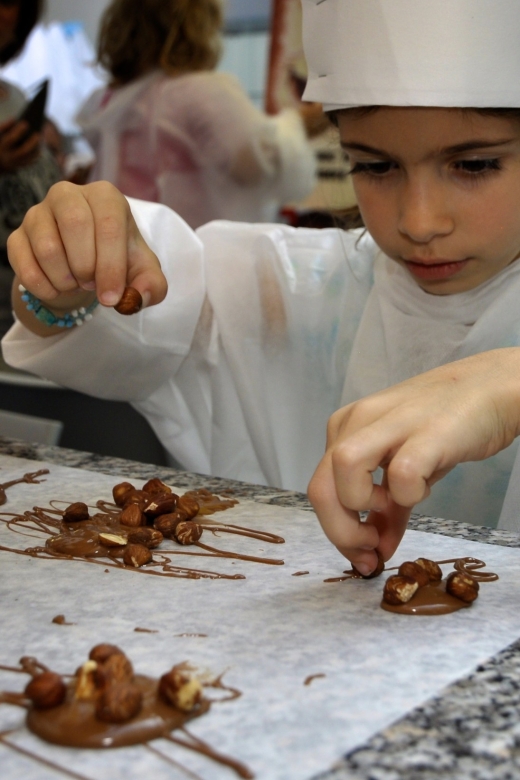 Bruges: Chocolate Making Workshop and Chocolate Museum Entry - What happens during the one-hour workshop