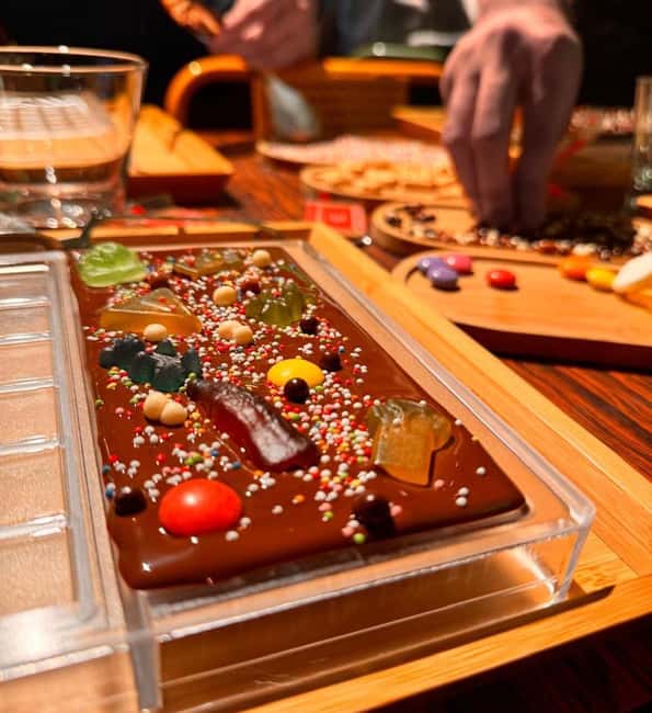 Brussels: 1h-Bean-to-Bar Chocolate Making Workshop - What happens during the first chocolate-making stage
