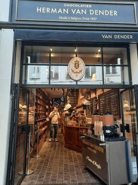 Brussels: 2.5-hour private tour to discover Belgian chocolate - Cocoa ethics and responsible production