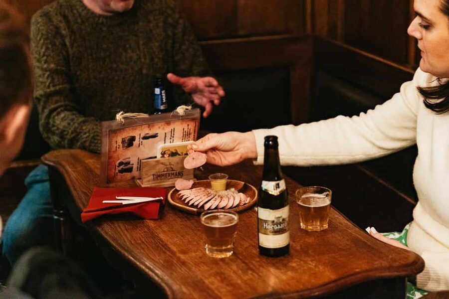 Brussels: Beer Tour with 6 Beers and 3 Chocolate Tastings - The social side of the afternoon