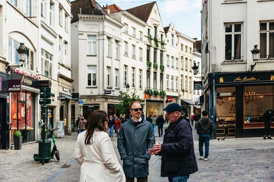 Brussels: Beer Tour with 6 Beers and 3 Chocolate Tastings - Starting at Mary GrandPlace