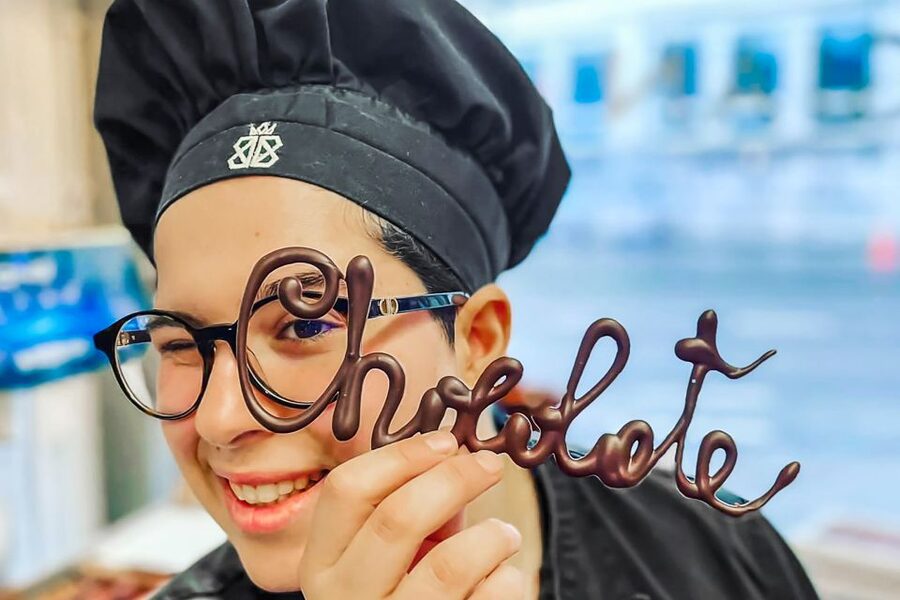 Brussels: Belgian Chocolate Making Workshop with Tastings - Timing, comfort, and access details