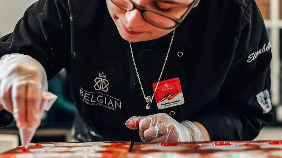 Brussels: Belgian Chocolate Making Workshop with Tastings - Meet the chocolatier behind the demonstrations