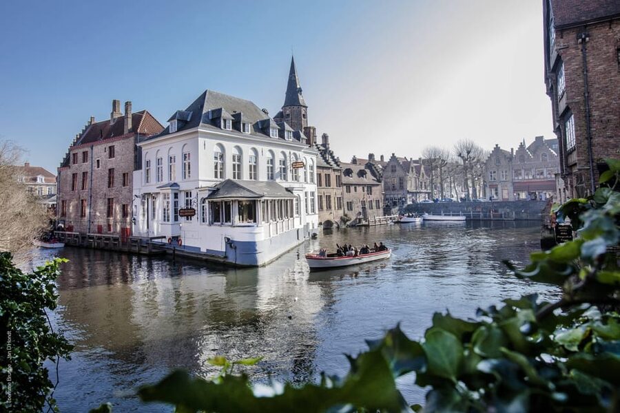 Brussels: Bruges & Ghent Tour w/ Cruise & Chocolate Tasting - Who should book this $89 tour?