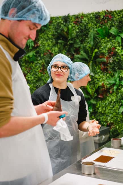 Brussels Chocolate Workshop - Making mendiants and a personal chocolate bar