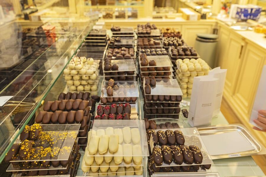 Brussels Food Tour: Main Dish, Beer, Waffle & Chocolate - The beer portion is more than a quick pour