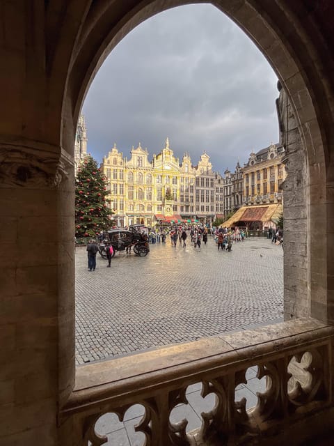 Brussels Food Tour: Main Dish, Beer, Waffle & Chocolate - The guides shape the experience