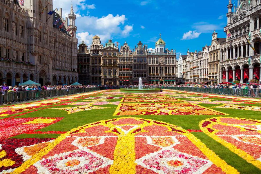 Brussels: Walking Food Tour with Chocolate, Beer, & Waffles - Key points at a glance