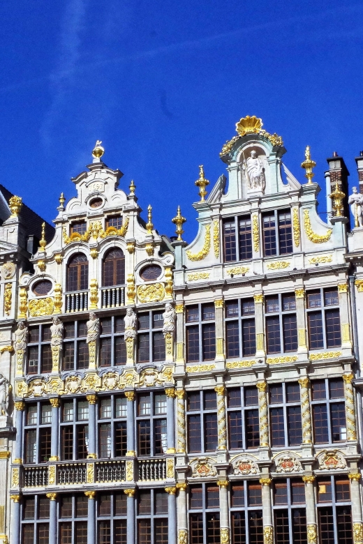 Brussels: Walking Food Tour with Chocolate, Beer, & Waffles - A full Belgian lunch near the old fish market