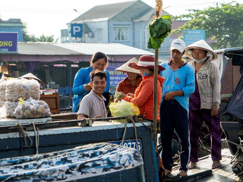 Can Tho: Explore Mekong, Floating Market, Cacao & Local Life - Cai Rang floating market, seen from the right size boat