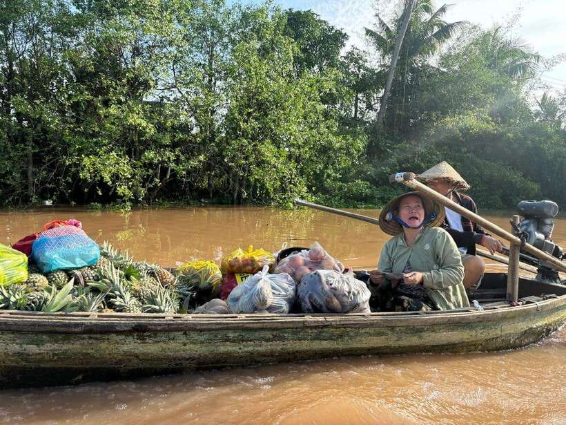 Can Tho: Floating Market, Canal, Cacao Farm & Mekong' Life - Cacao farm tastes from bean to drink