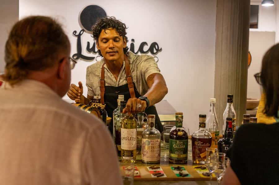 Cartagena: Boutique Rum and Chocolate Tasting at Lunático - Colombian chocolate changes the flavor in your glass