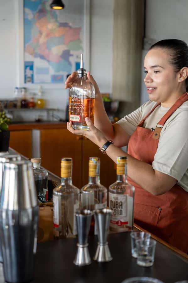 Cartagena: Express Rum and Chocolate Tasting Experience - A short lesson in Colombian rum