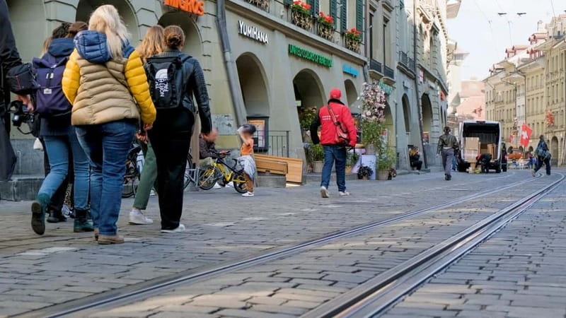 Chocolate and liquor fun in Bern with tasting - Old Town streets and Bernese chocolate makers
