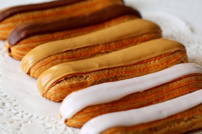 Chocolate and Pastry Walking Tour in Montmartre, Paris - Starting in Pigalle and finding your guide