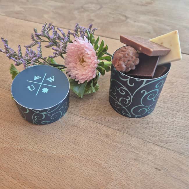 Chocolate, Art, and History walking tour of Zurich - Starting at Zurich HB and entering the Old Town