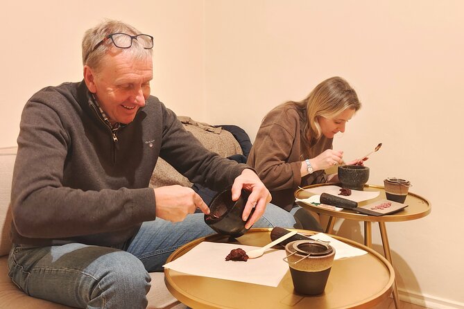 Chocolate history workshop Ghent - From cacao bean to homemade bar