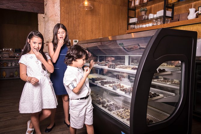 Chocolate-making experience & Colonial Zone walking tour - A smart pairing in Santo Domingo