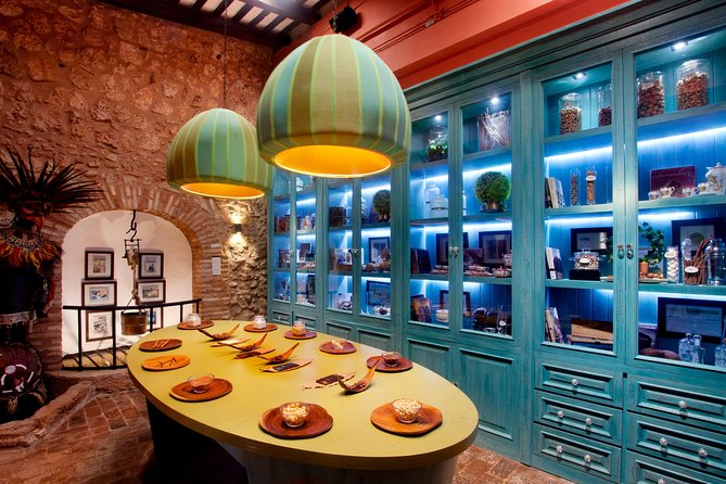 Chocolate-making experience & Colonial Zone walking tour - Three Eyes National Park in 30 minutes