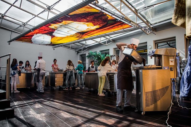 Chocolate Workshop at Choco-Story Brugge - Who should book this chocolate workshop?