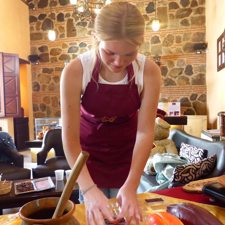 Chocolate workshop; gastronomic experience of cocoa. - A chocolate lesson one step at a time