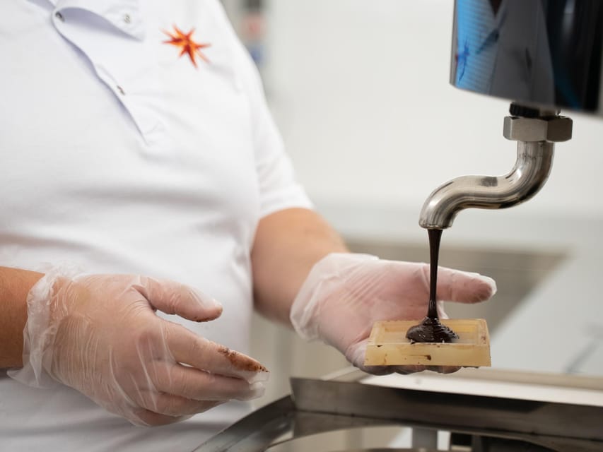 Chocolatier for a day: raw bean to bar chocolate in Modica - Who will enjoy this best