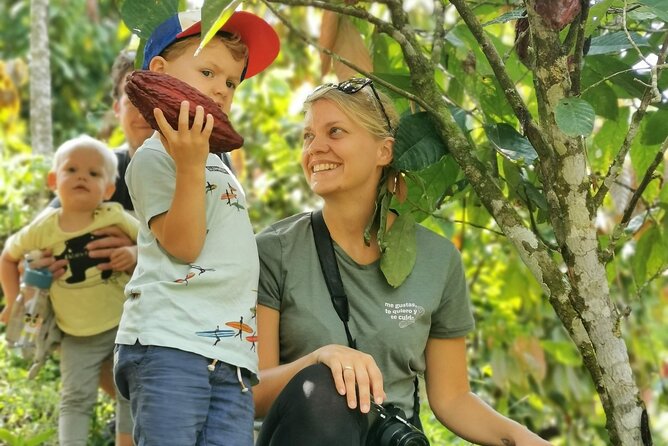 Coffee & Chocolate Private Tour in Medellin: Genuine Experience - The 250-meter climb to the coffee farm