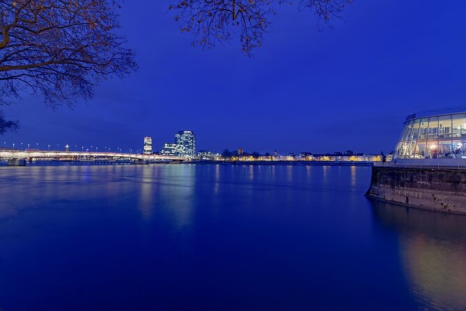 Cologne Private Roundtrip transfer incl. chocolate museum tickets - What the private vehicle adds