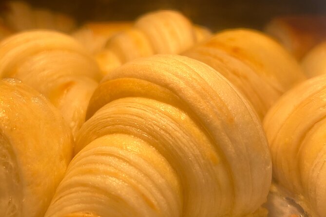 Croissants and pains au chocolat with a pastry chef in Paris - Local food advice beyond the kitchen