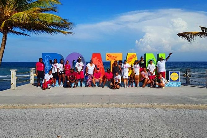 Cruise Ship Combo: Sloths, Chocolate Factory, City Tour, Beach, Private Shuttle - Meeting your guide near the cruise port