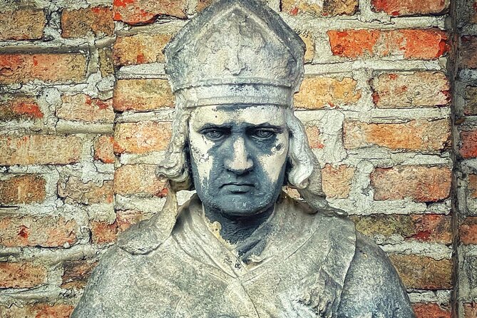 Death and Chocolate: Walking Tour of Munich's Old South Cemetery - Time, meeting point, and walking demands