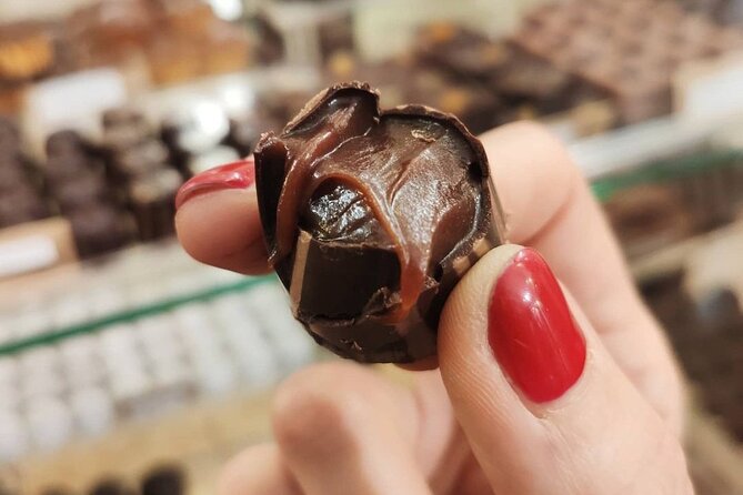Delicious Chocolate Tour Barcelona - Allergies, Comfort, and Practical Details
